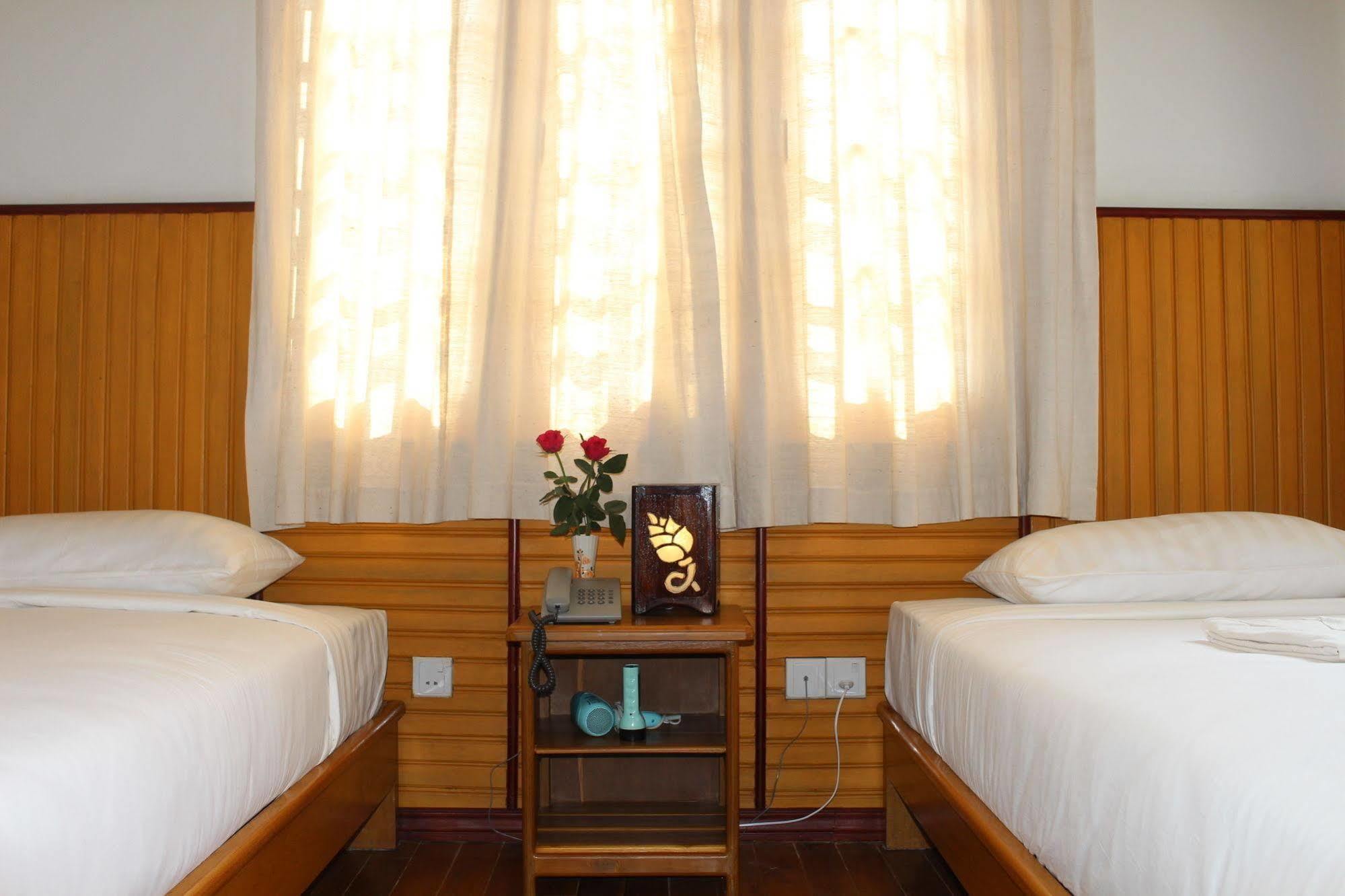 Inle Lotus Hotel Науншве Екстер'єр фото