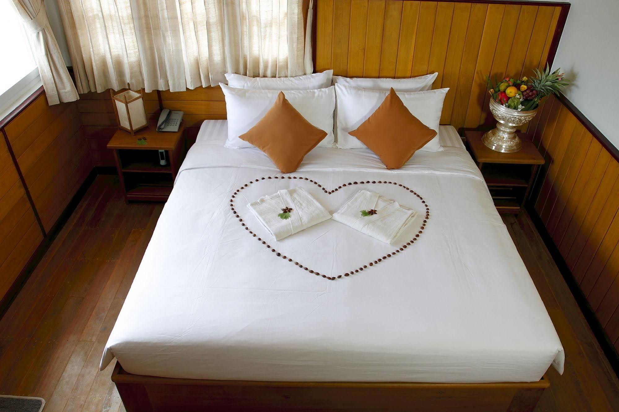 Inle Lotus Hotel Науншве Екстер'єр фото