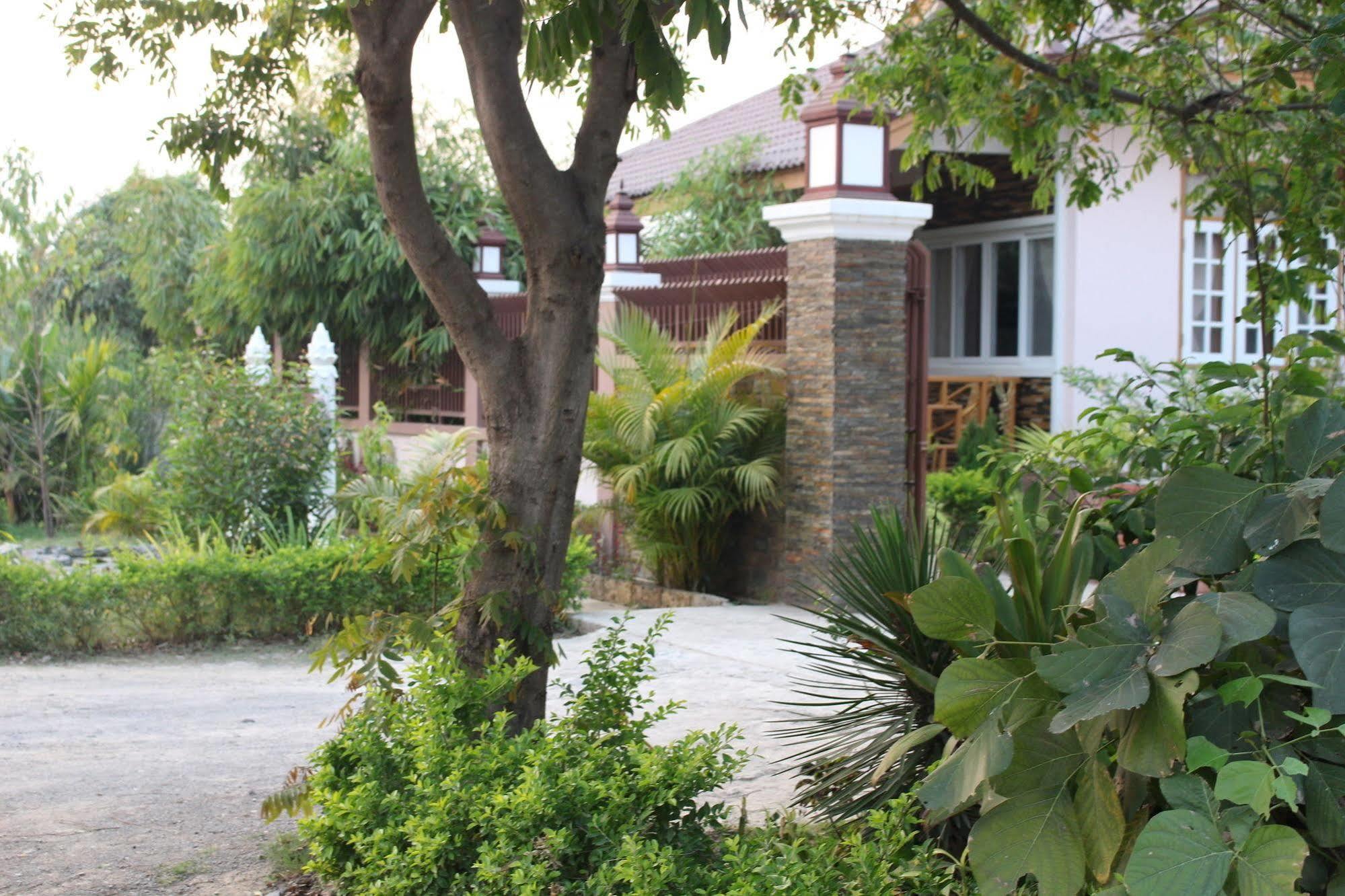 Inle Lotus Hotel Науншве Екстер'єр фото